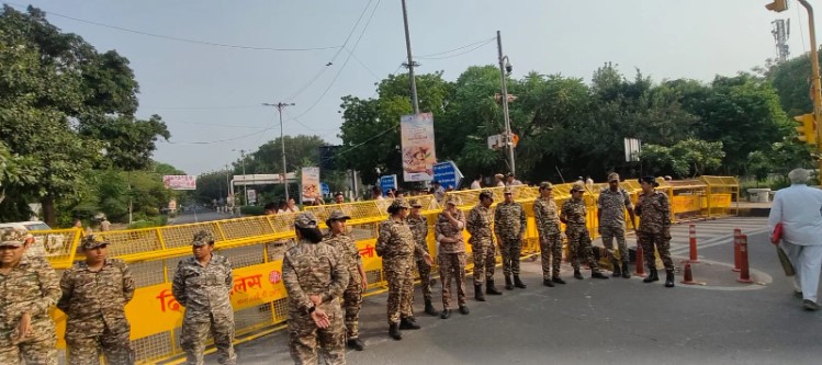 Delhi Police barricades and security arrangements ahead of CJP protest at Jantar Mantar