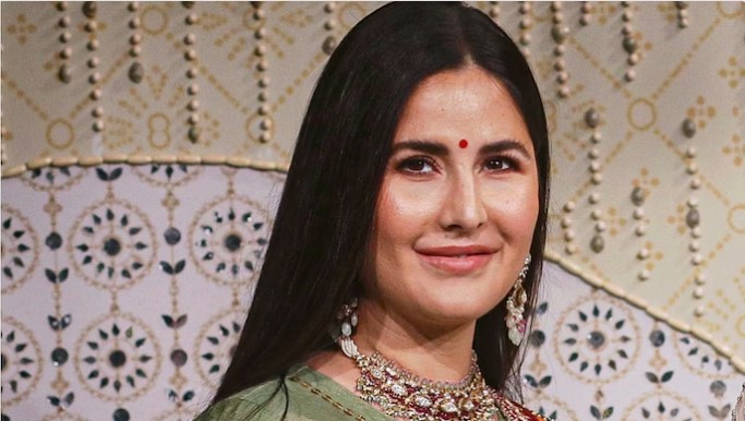 K Beauty लंदन इवेंट में ब्यूटी स्टैंडर्ड्स और आत्मविश्वास पर बात करतीं कैटरीना कैफ