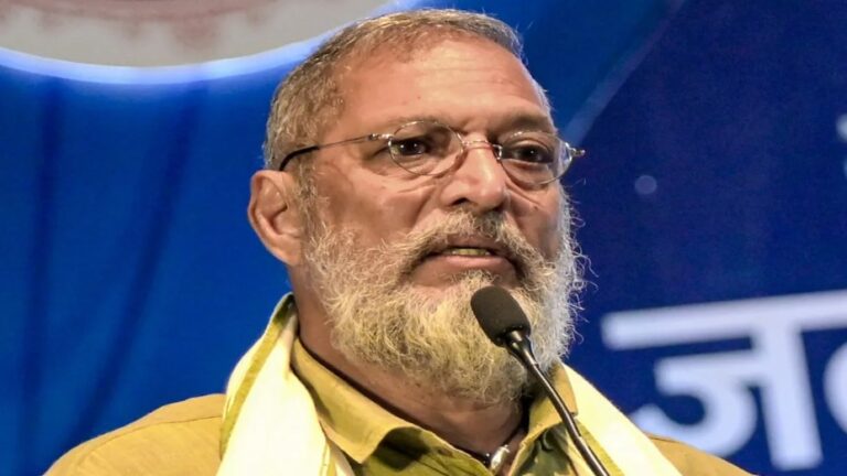 नाना पाटेकर की फैमिली, पत्नी नीलकांति पाटेकर और बेटे मल्हार पाटेकर से जुड़ी जानकारी