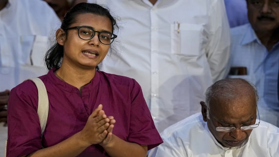 नेहा बोरा के बांग्लादेश वाले बयान पर बीजेपी की प्रतिक्रिया और राहुल गांधी पर निशाना