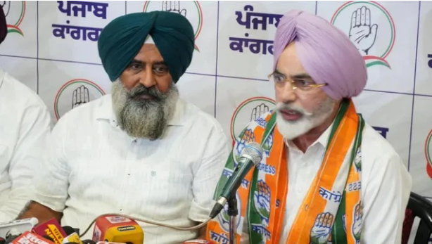 कांग्रेस में शामिल होने से जुड़ी खबर में मनजीत सिंह सिद्धू की तस्वीर