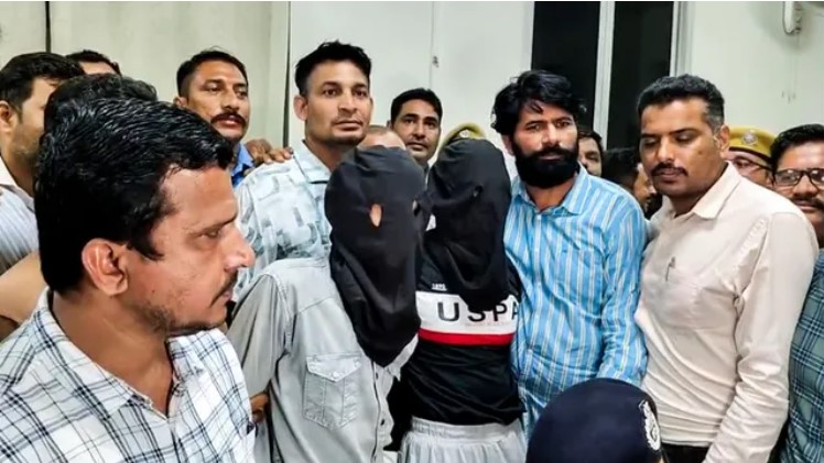टाइगर श्रॉफ फायरिंग केस में पुलिस की बड़ी कार्रवाई, कोटा में पकड़े गए तीन संदिग्ध।