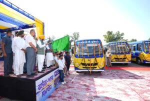 भगवंत मान ने रवाना कीं 100 नई मिनी बसें