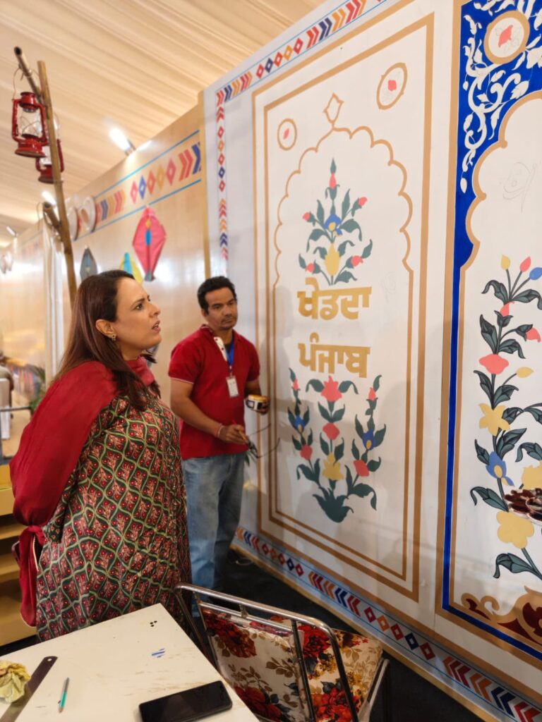 Punjab Culture: हॉकी स्टेडियम में दिखी पंजाबी गांवों की विरासत, युवाओं को जोड़ रहा ‘साडा पिंड’
