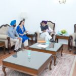 हरपाल सिंह चीमा ने 180 ETT TET पास शिक्षकों को वेतन समानता से जुड़े सरकारी आदेश सौंपे