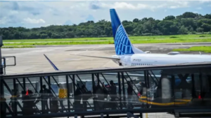 United Airlines Boeing 737 flight returned to Las Vegas after alleged hijack threat